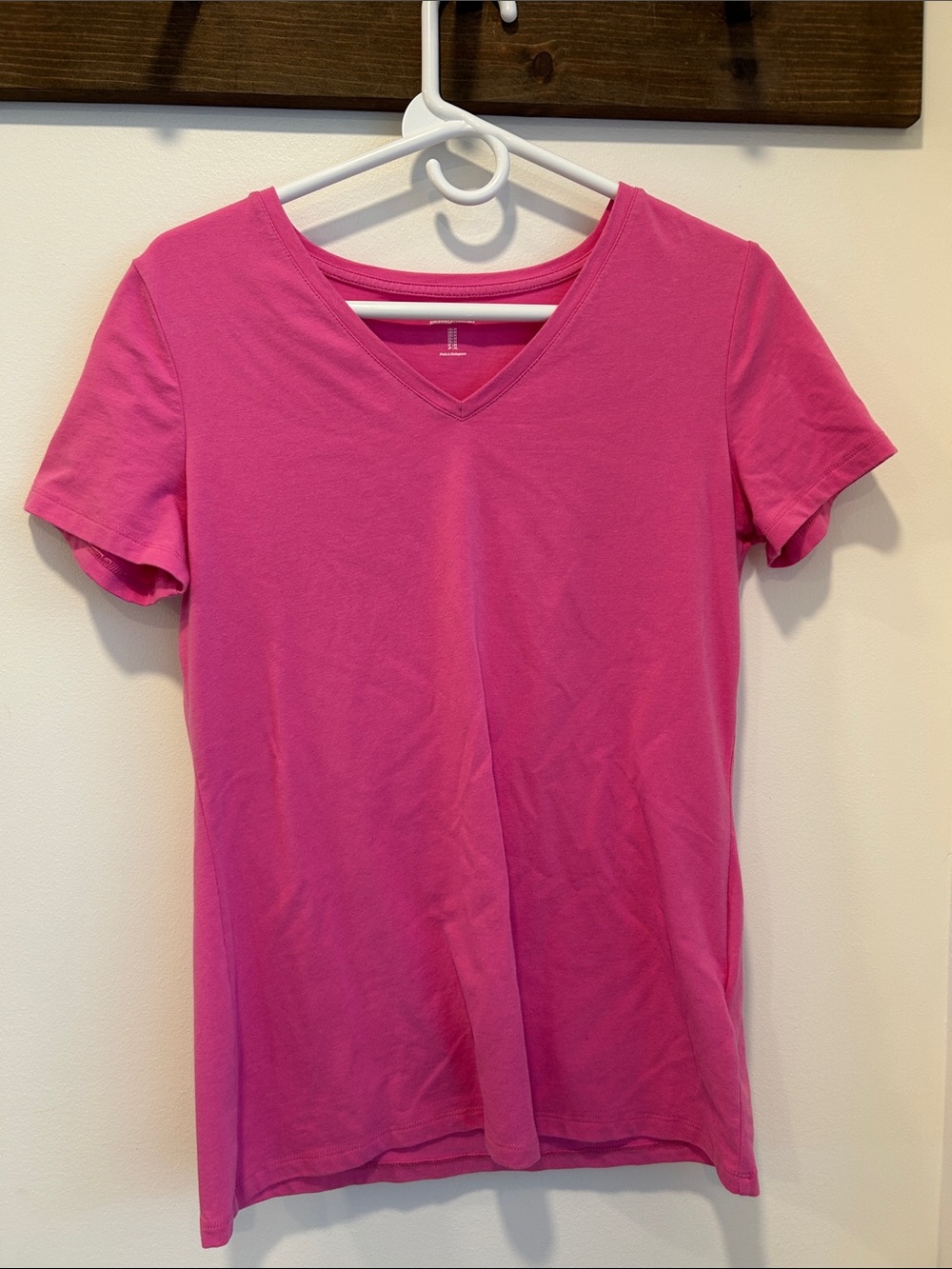 Amazon Essentials Women's V-Neck Short Sleeve Tee - Hot Pink